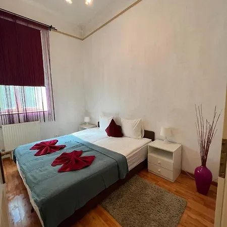 Elena Apartment *
