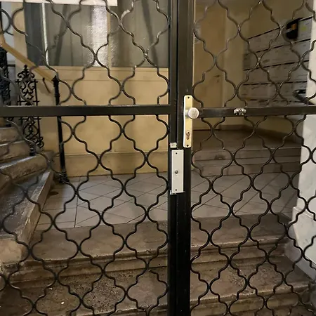 Elena Lejlighed Budapest