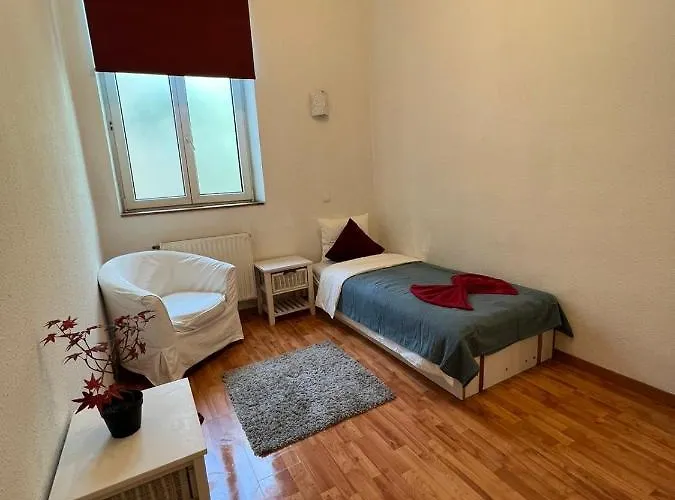 Elena Budapest